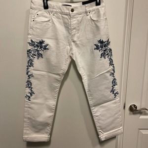NWT! ANN TAYLOR EMBROIDERED BLUE FLORALS WHITE DENIM GIRLFRIEND JEANS PANTS 4P